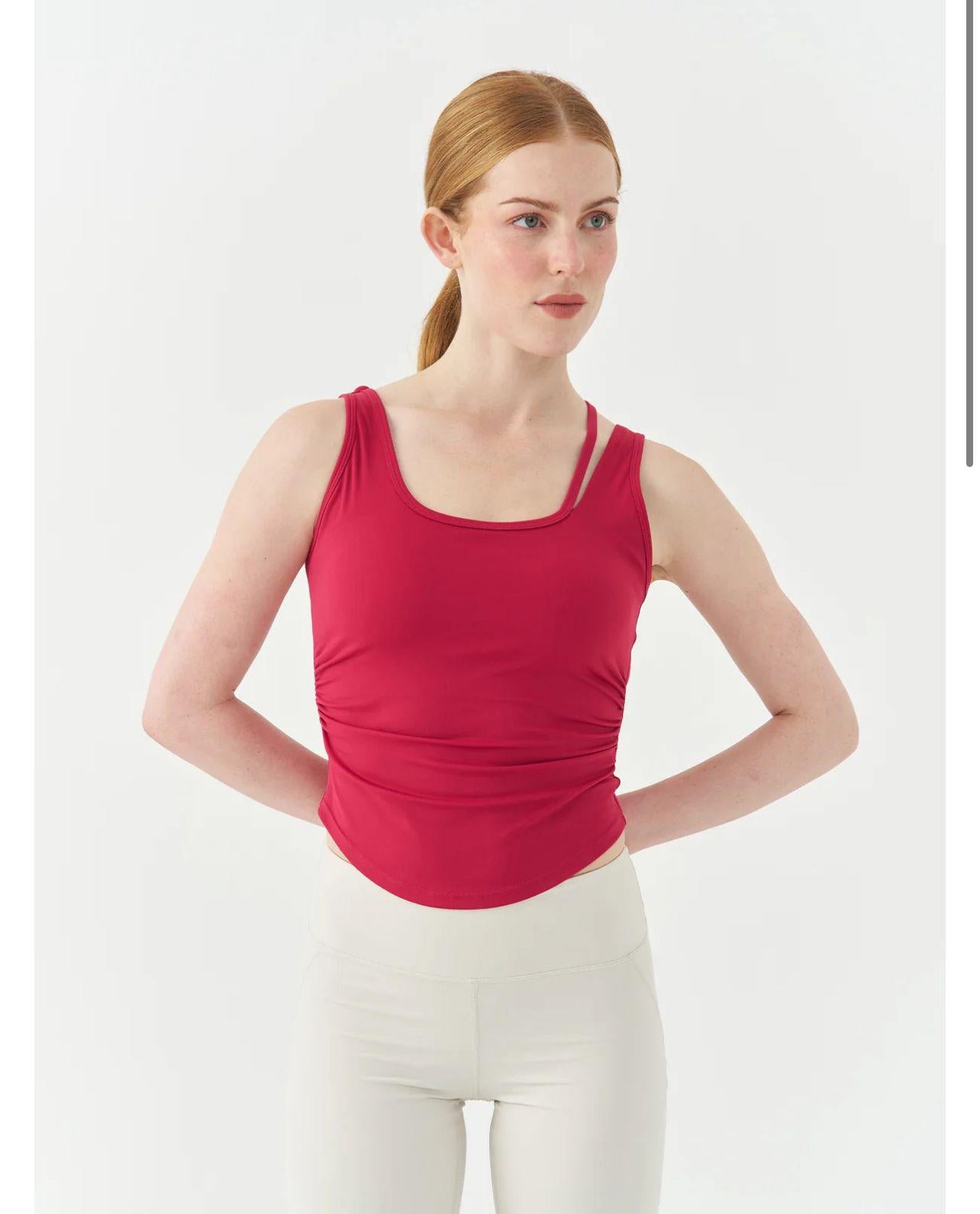 Sleeveless top in Red